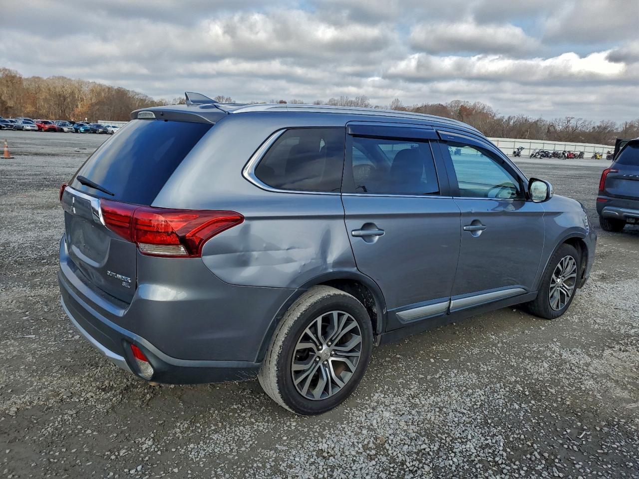 2017 MITSUBISHI outlander