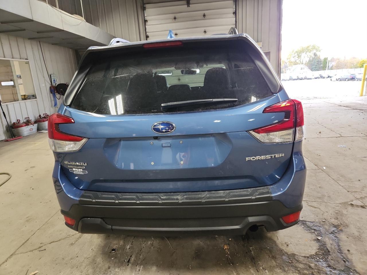 2022 SUBARU FORESTER