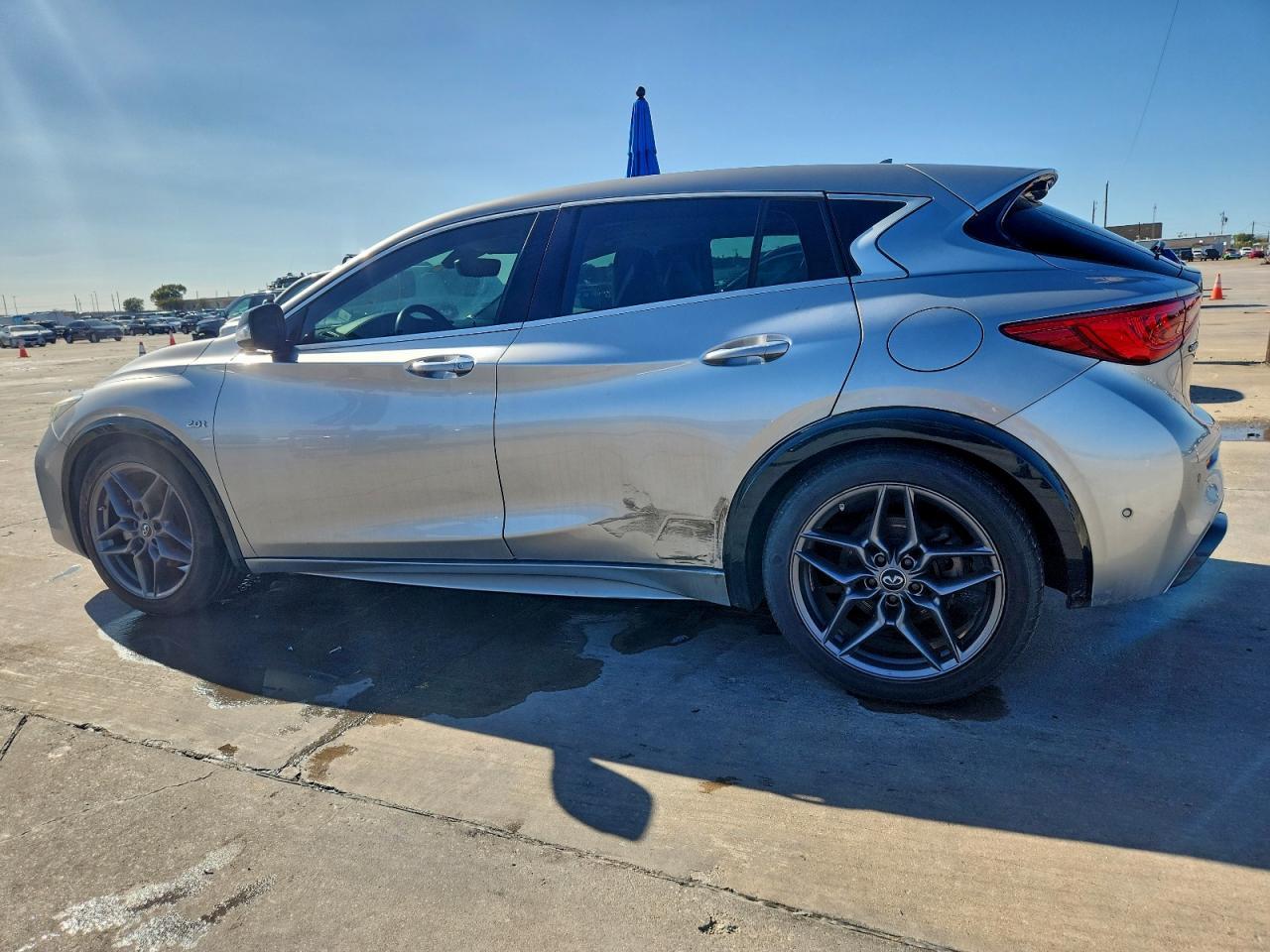 2017 INFINITI QX30