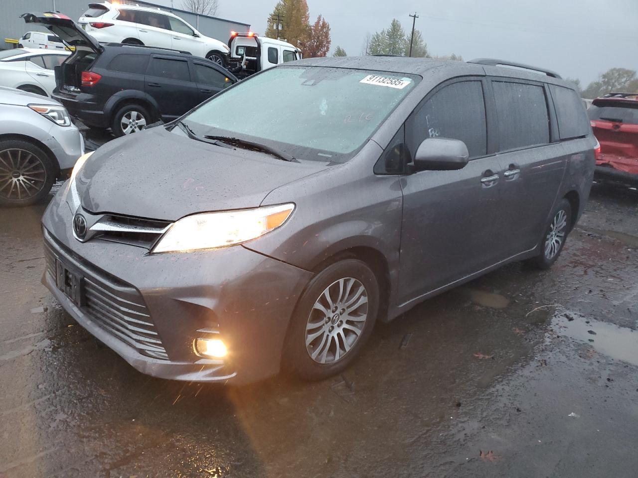 2019 TOYOTA SIENNA