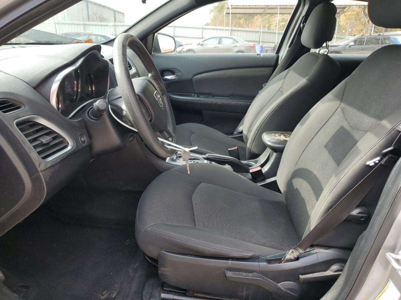 2013 DODGE Avenger