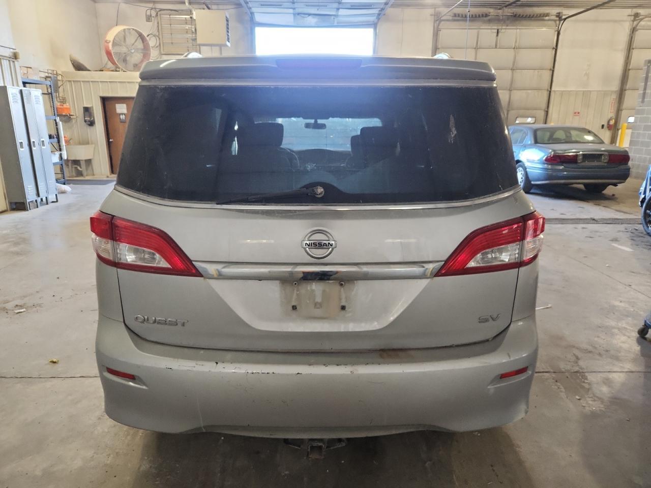2015 NISSAN Quest