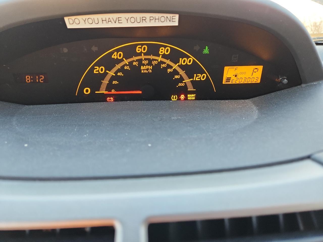 2011 TOYOTA YARIS