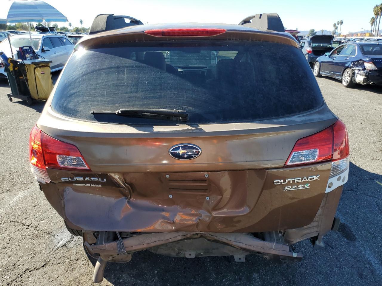 2013 SUBARU Outback