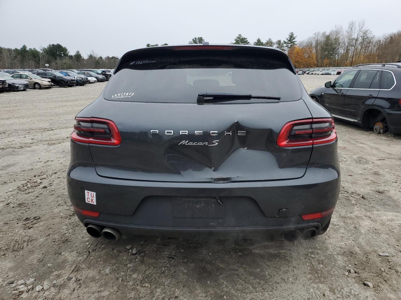 2017 PORSCHE Macan