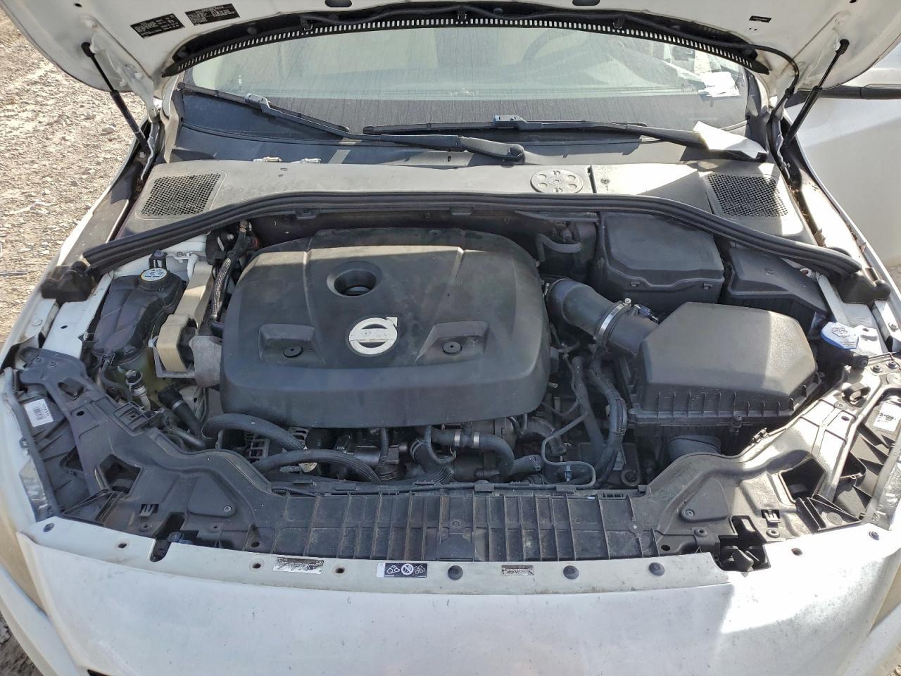 2015 VOLVO S60