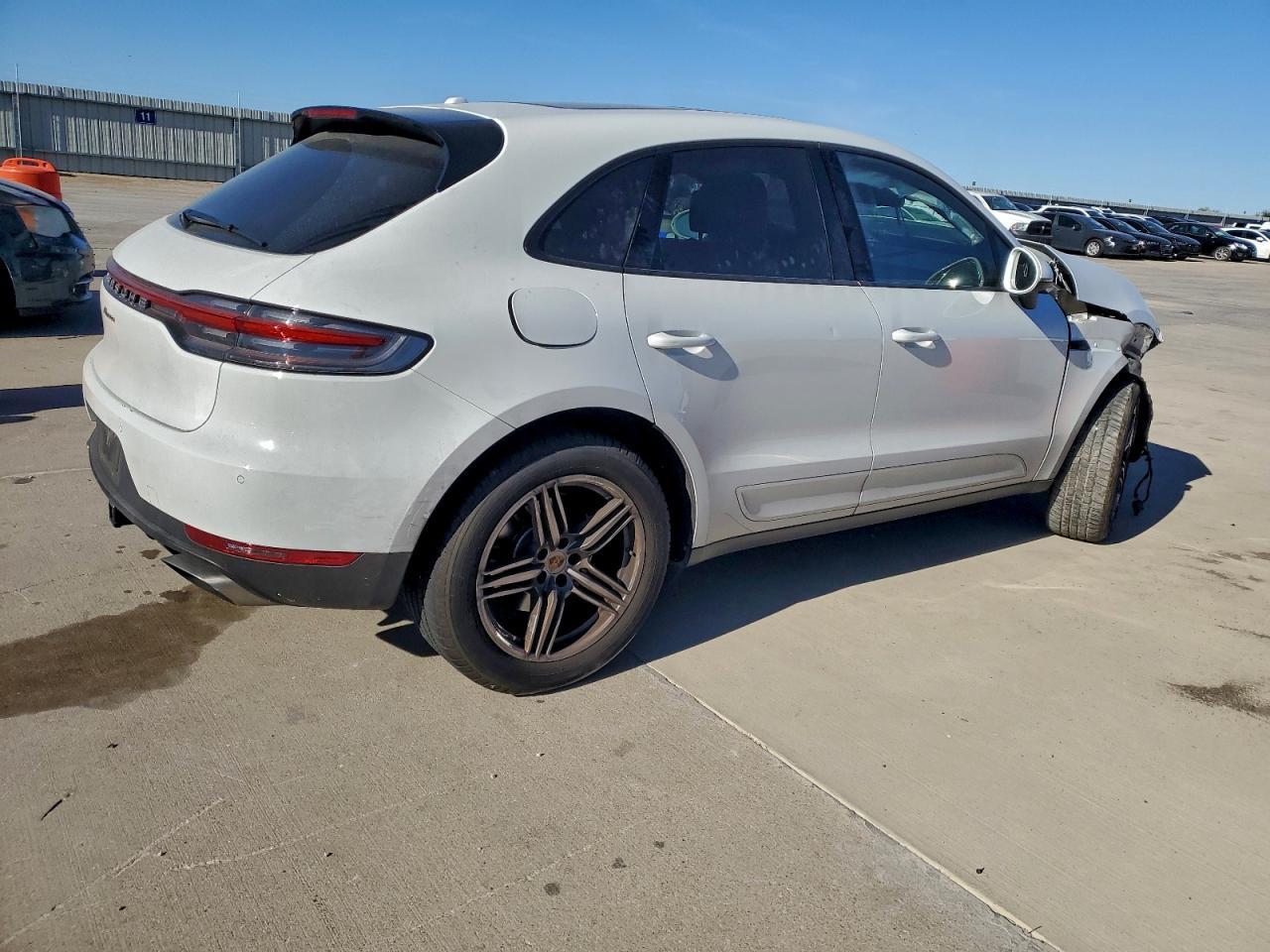 2019 PORSCHE Macan