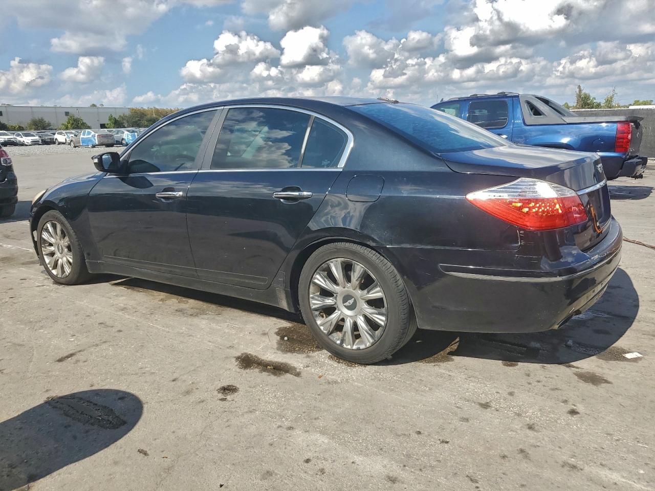 2011 HYUNDAI GENESIS