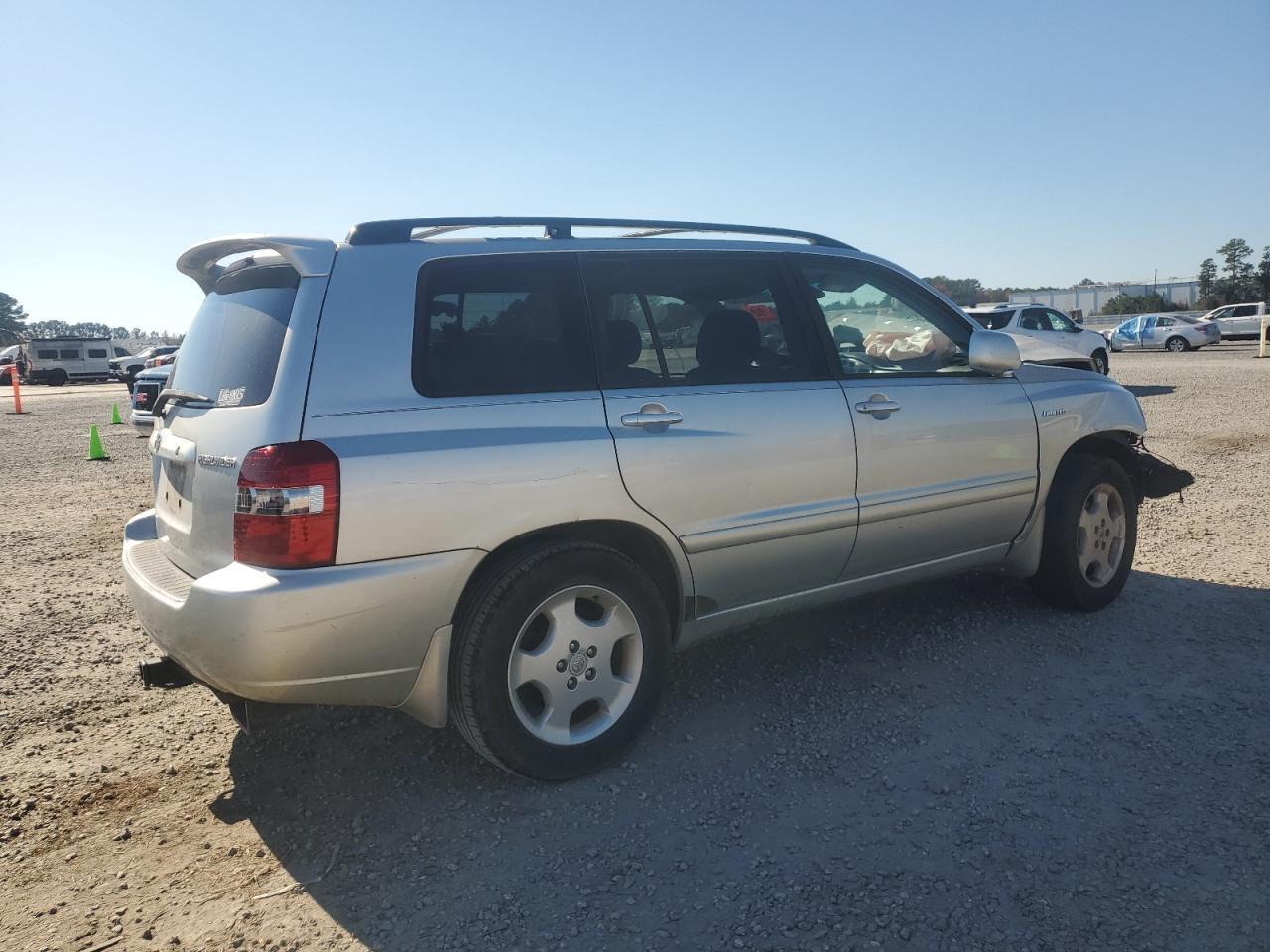 2005 TOYOTA HIGHLANDER
