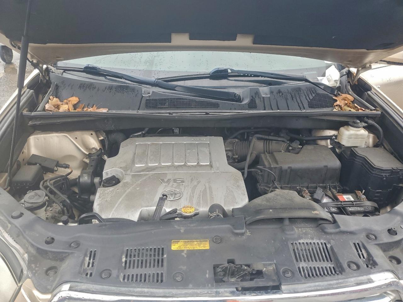 2010 TOYOTA HIGHLANDER