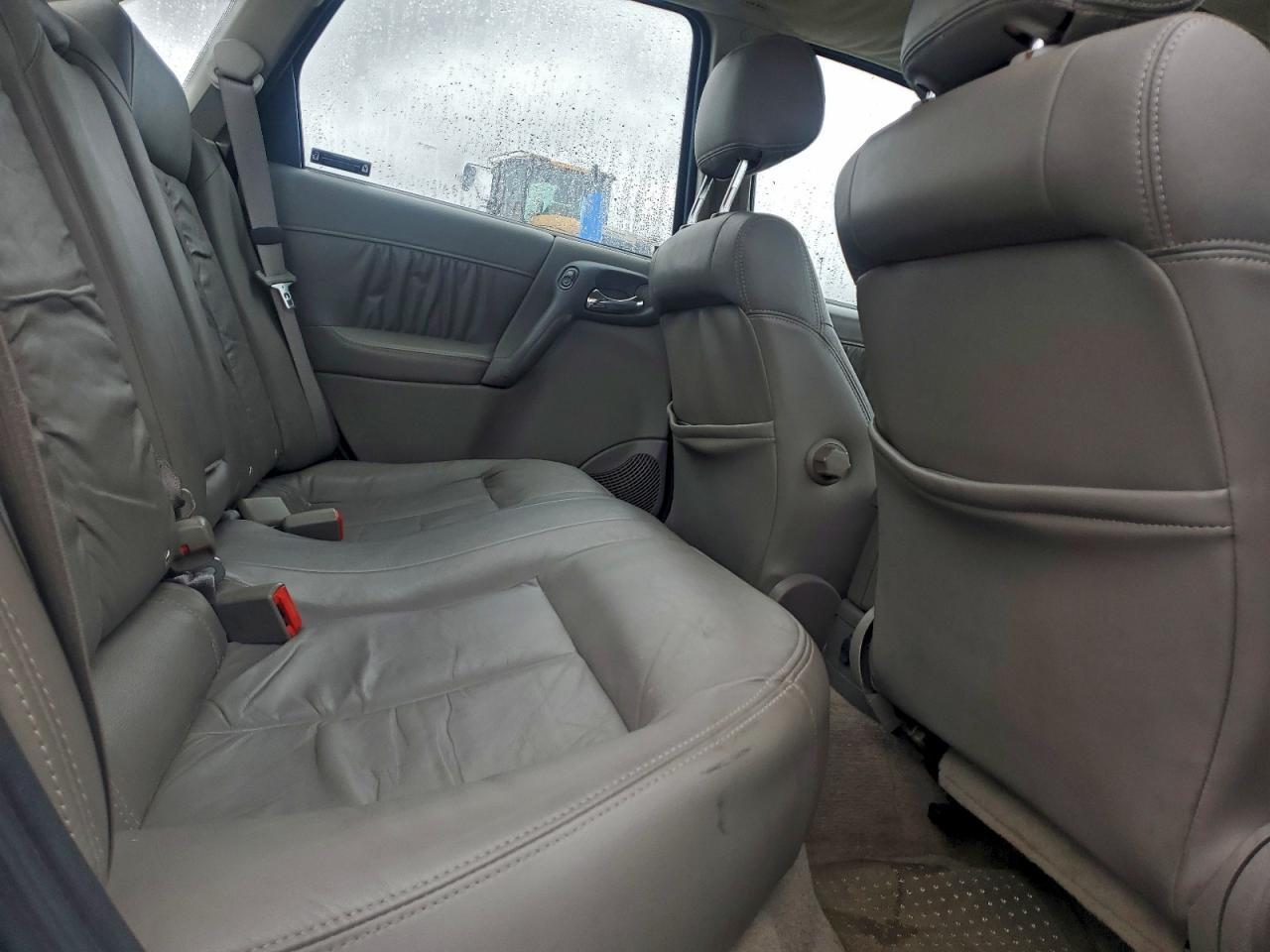 2002 SATURN L300