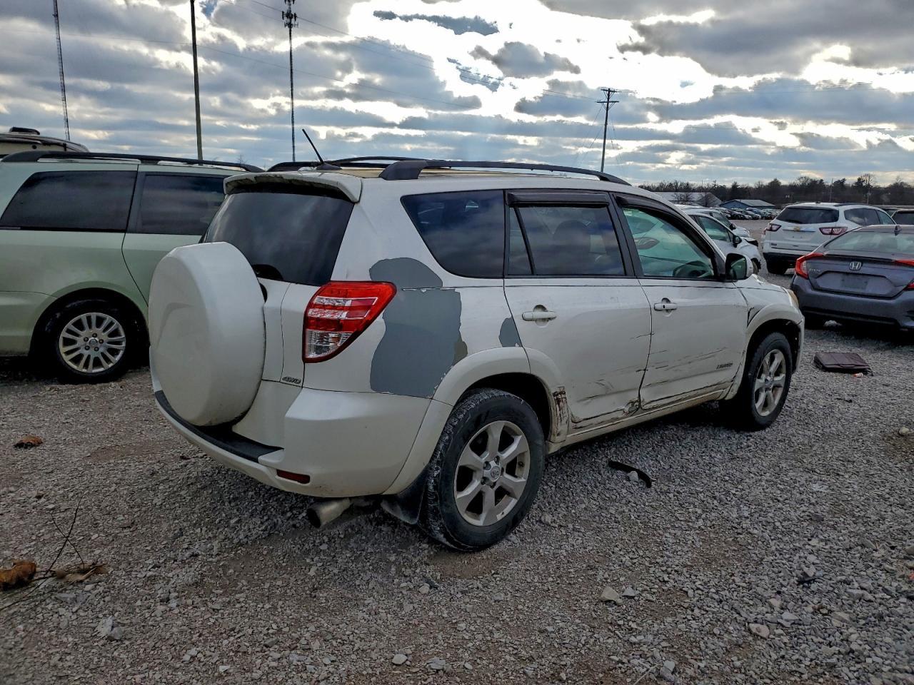 2011 TOYOTA RAV4