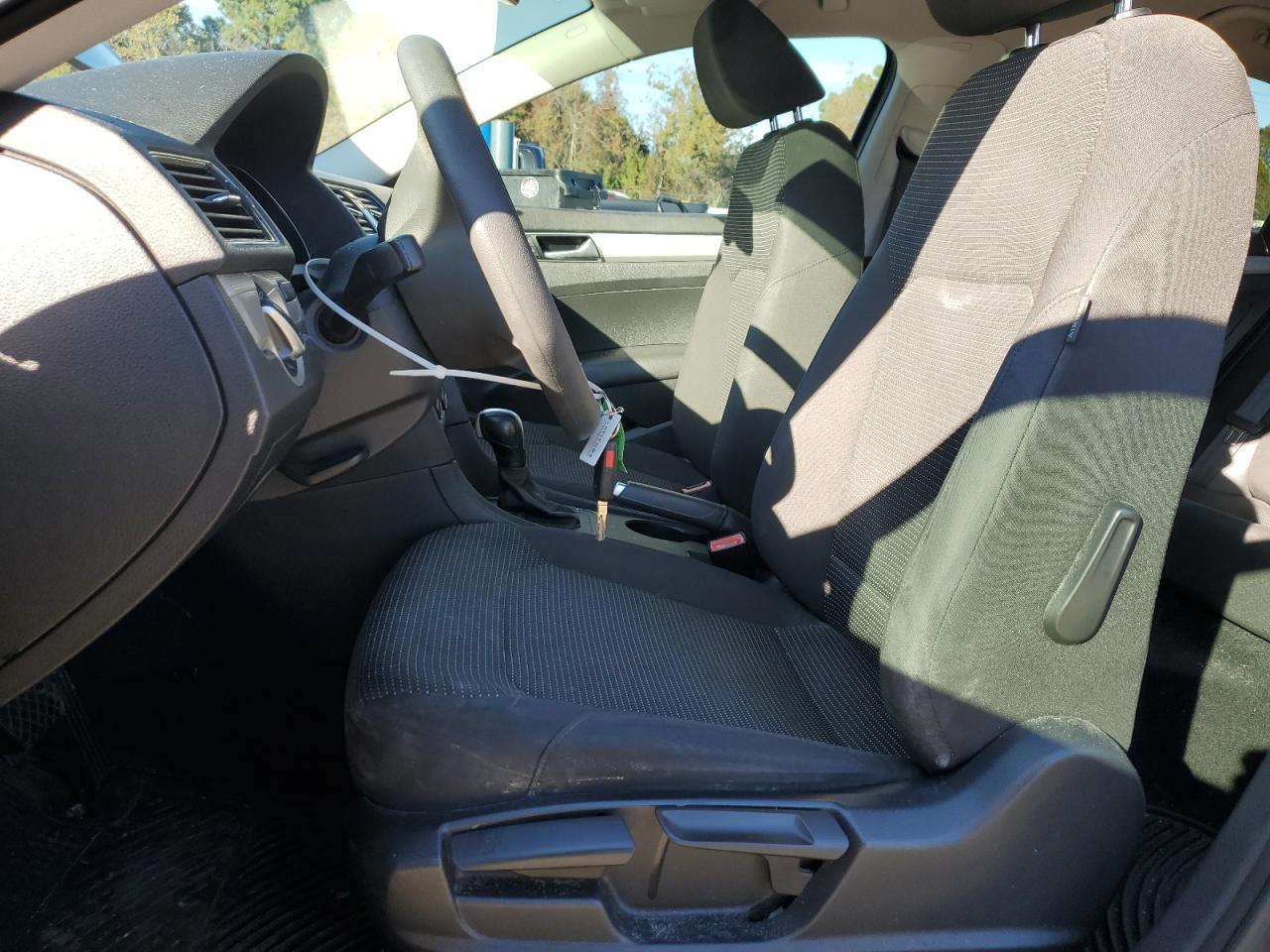 2016 VOLKSWAGEN Passat