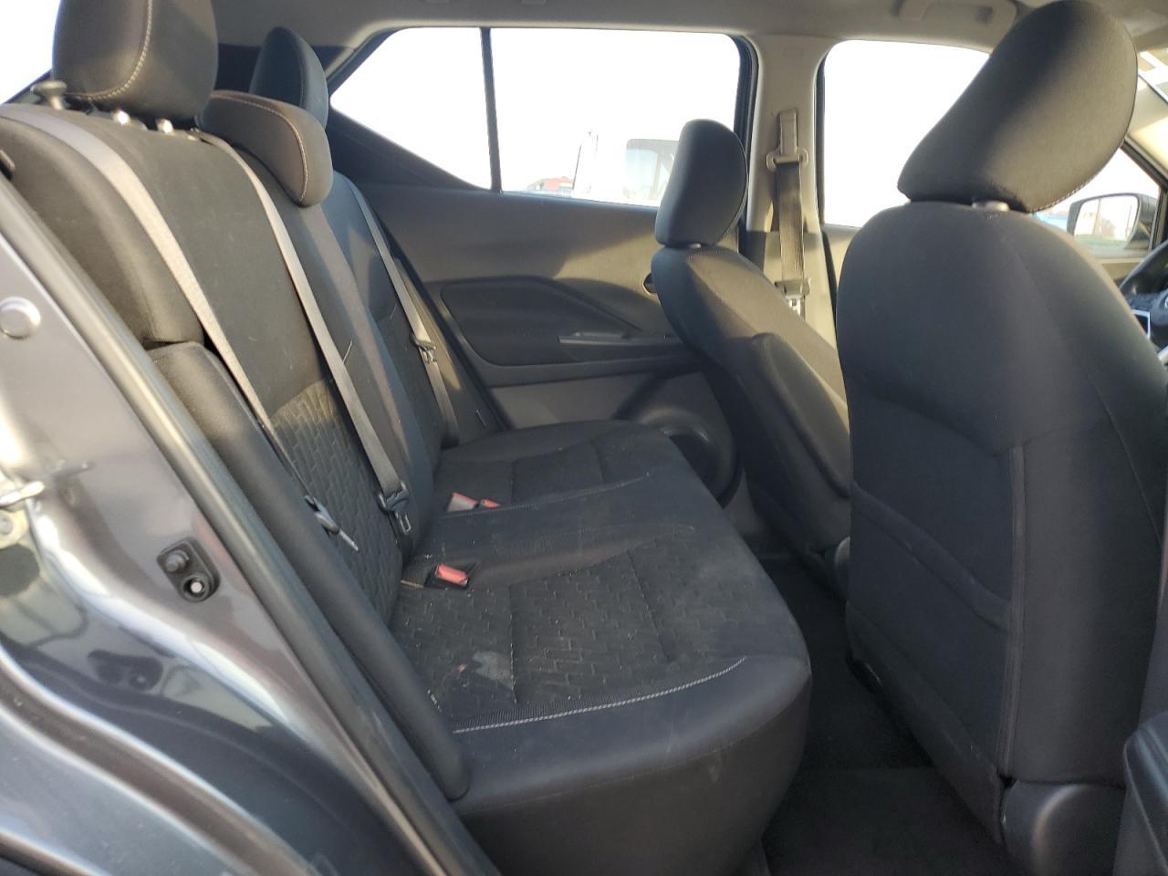 2021 NISSAN KICKS