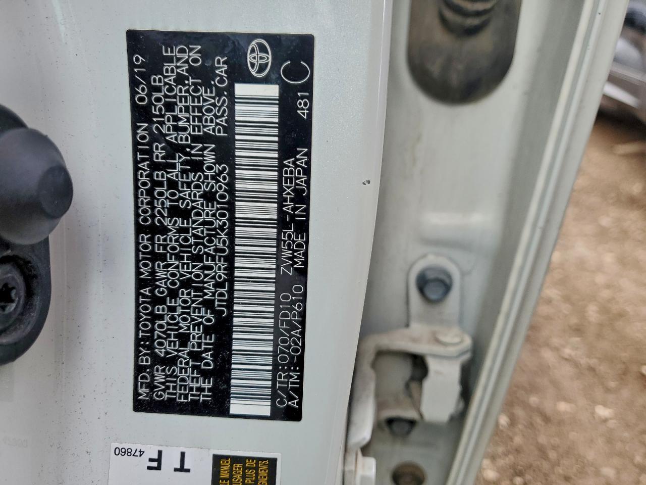 2019 TOYOTA PRIUS