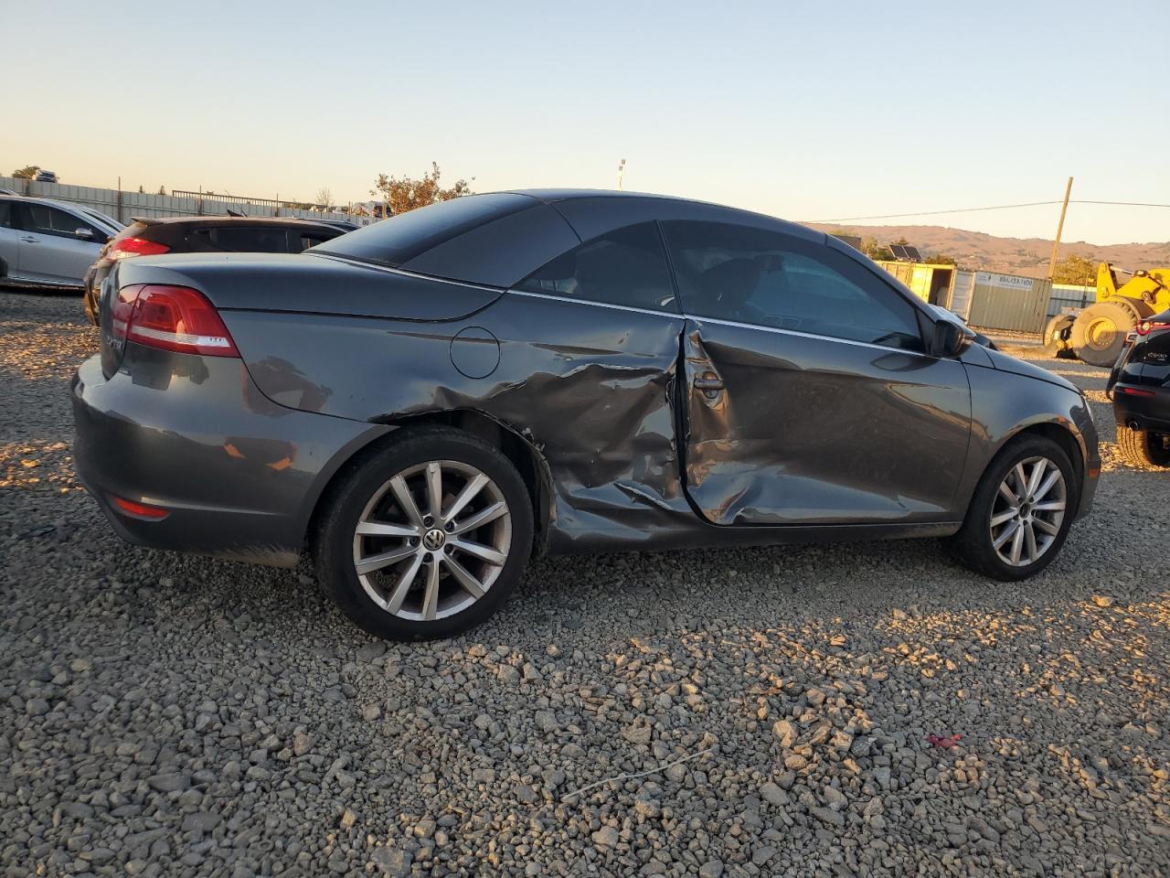 2013 VOLKSWAGEN EOS
