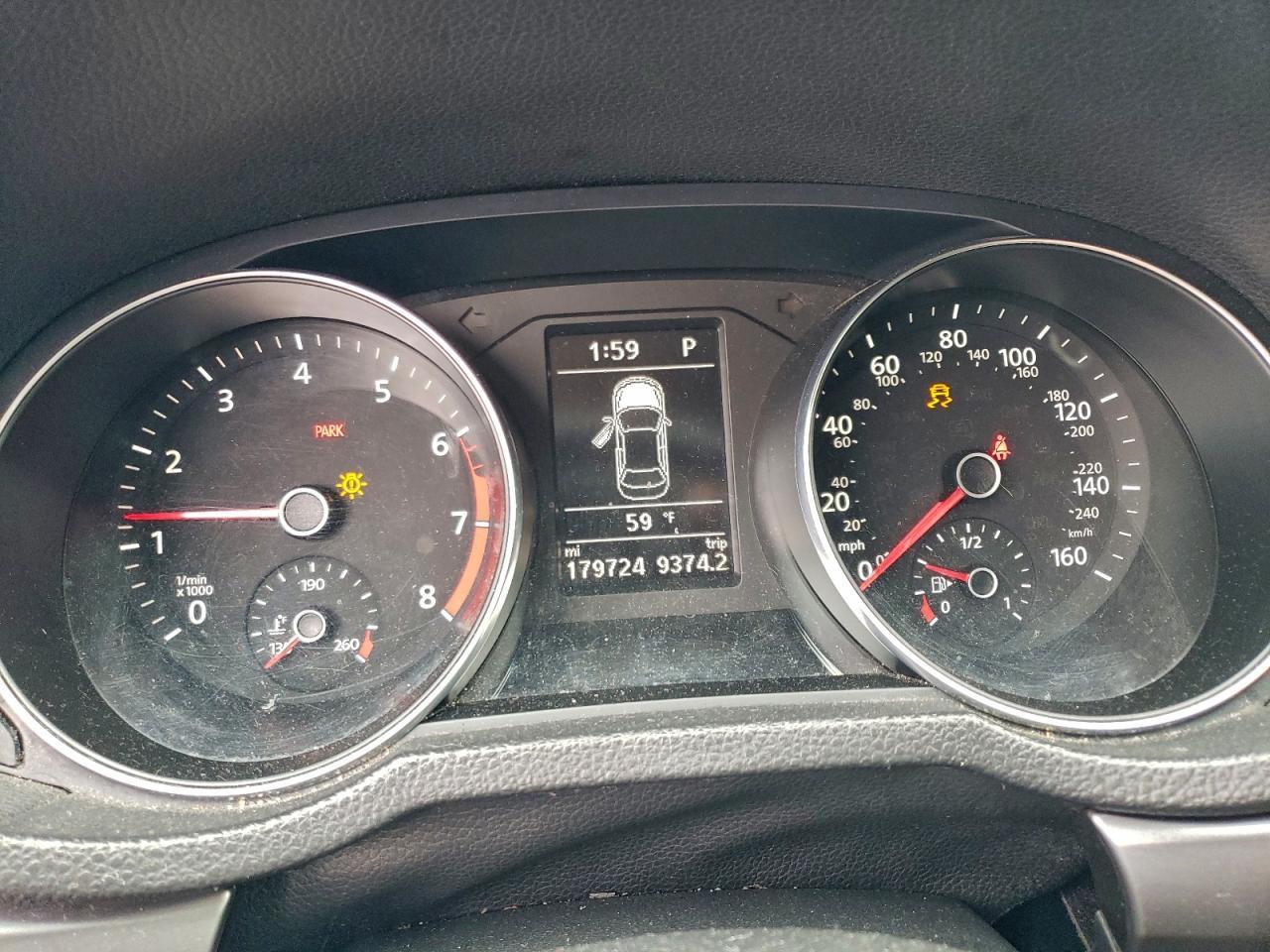 2016 VOLKSWAGEN Passat