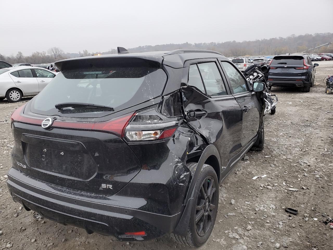 2021 NISSAN KICKS