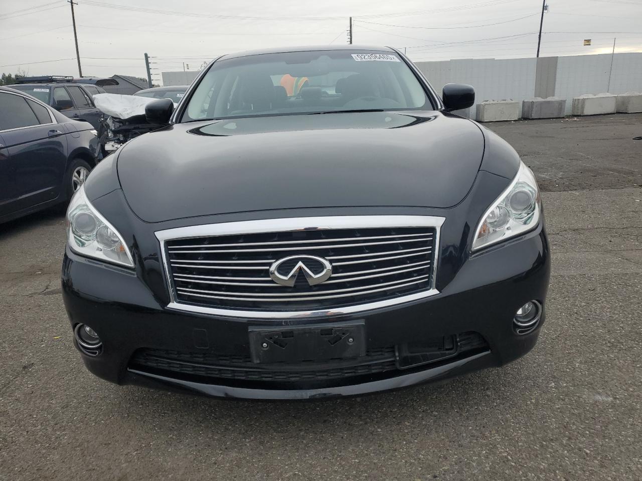 2011 INFINITI M37