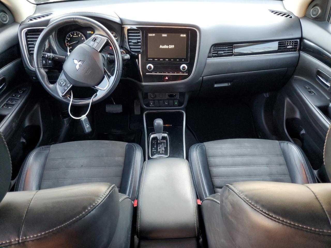 2020 MITSUBISHI outlander