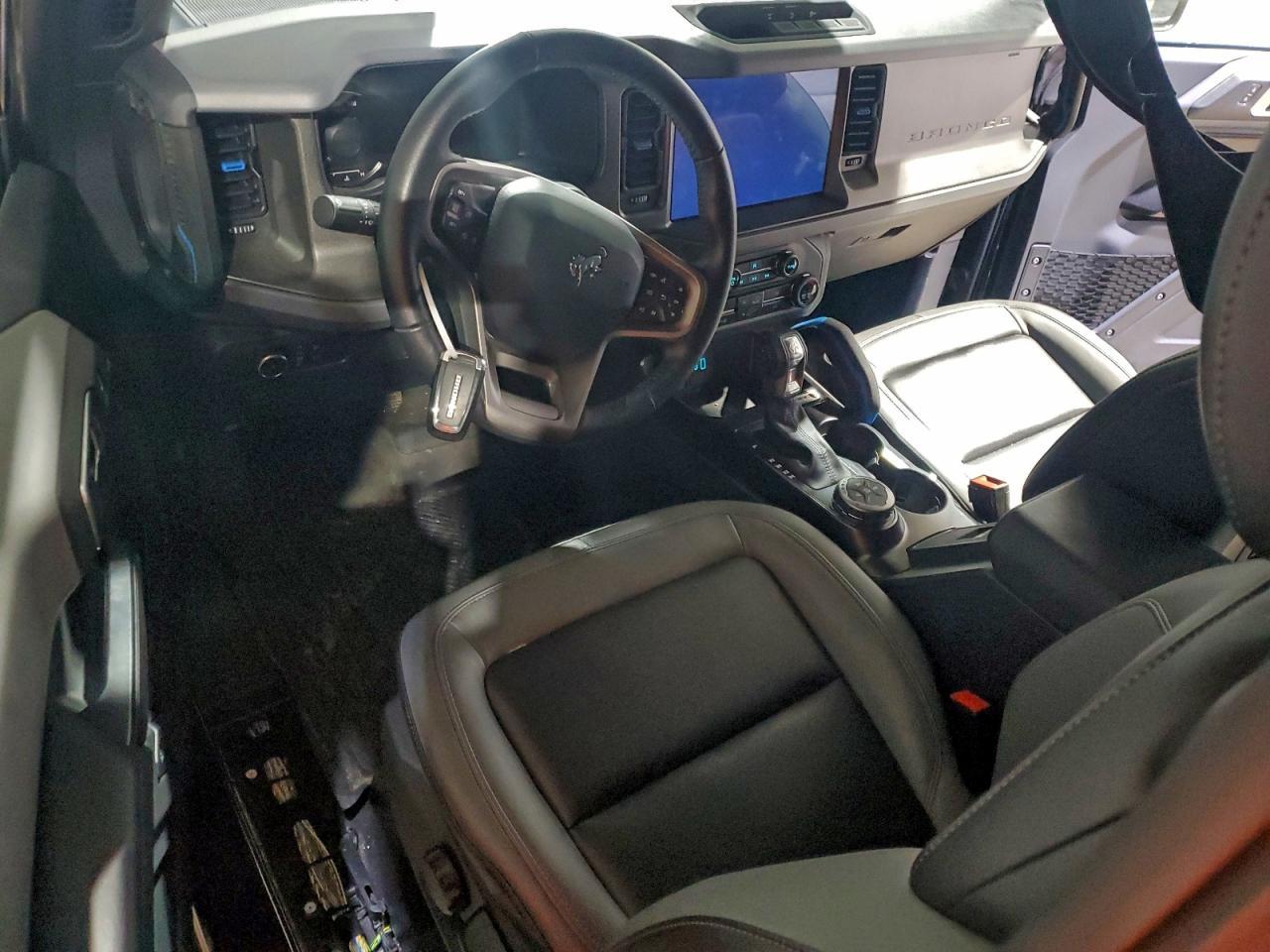 2024 FORD Bronco