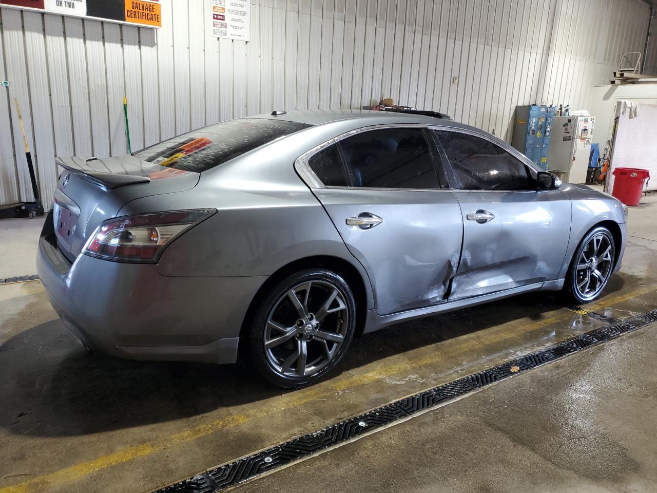 2014 NISSAN Maxima