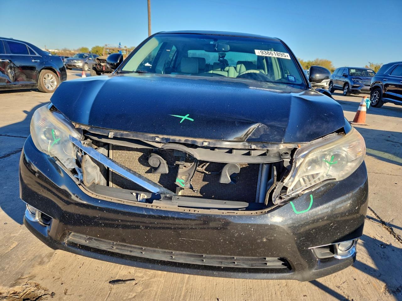 2011 TOYOTA Avalon