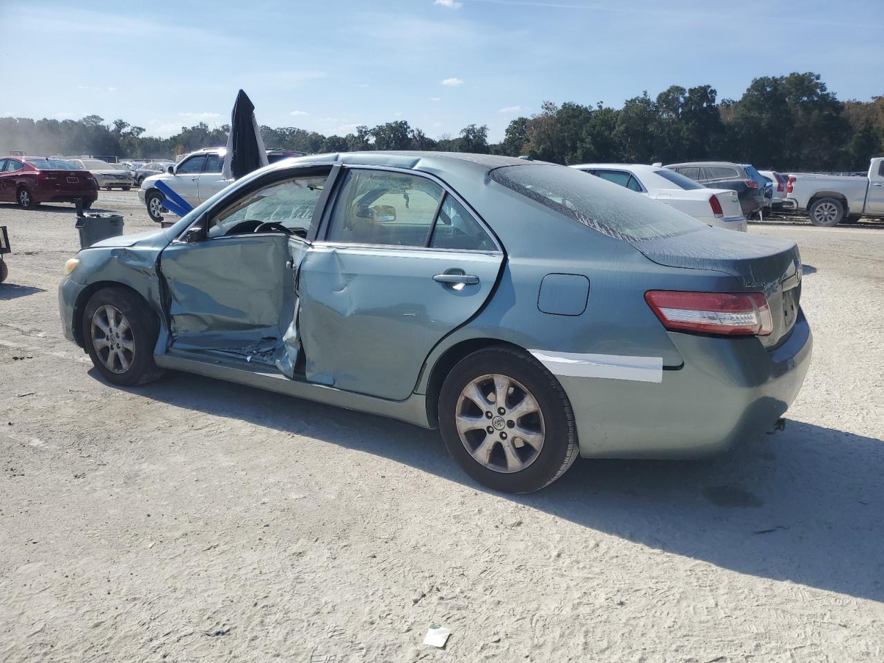 2011 TOYOTA CAMRY