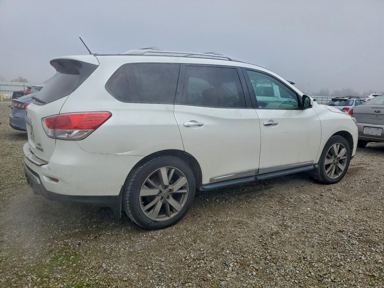 2016 NISSAN PATHFINDER