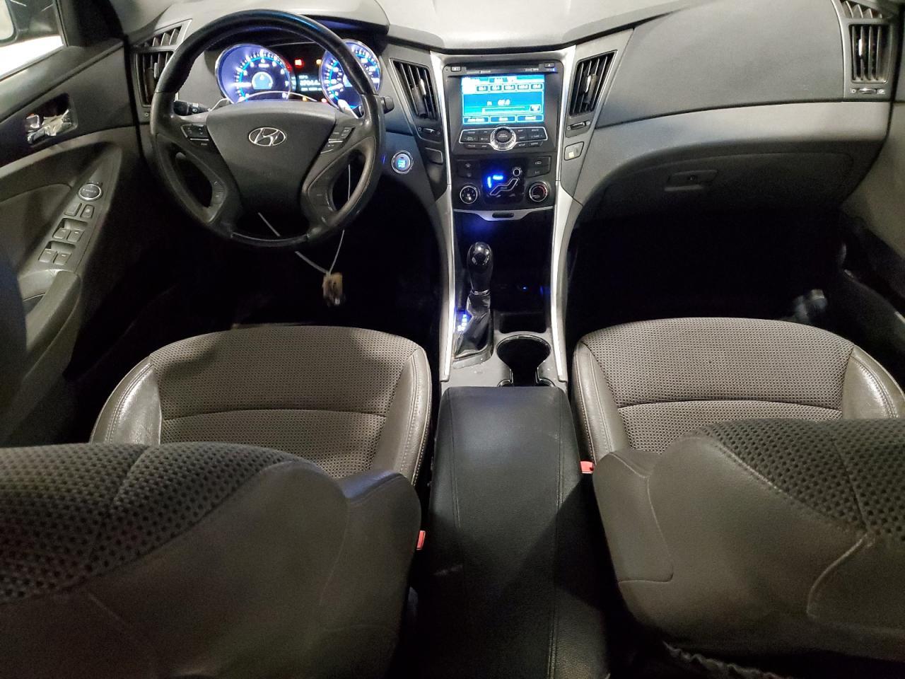 2011 HYUNDAI SONATA