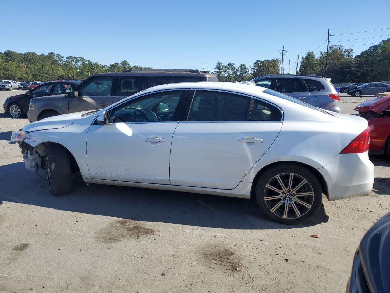 2017 VOLVO S60