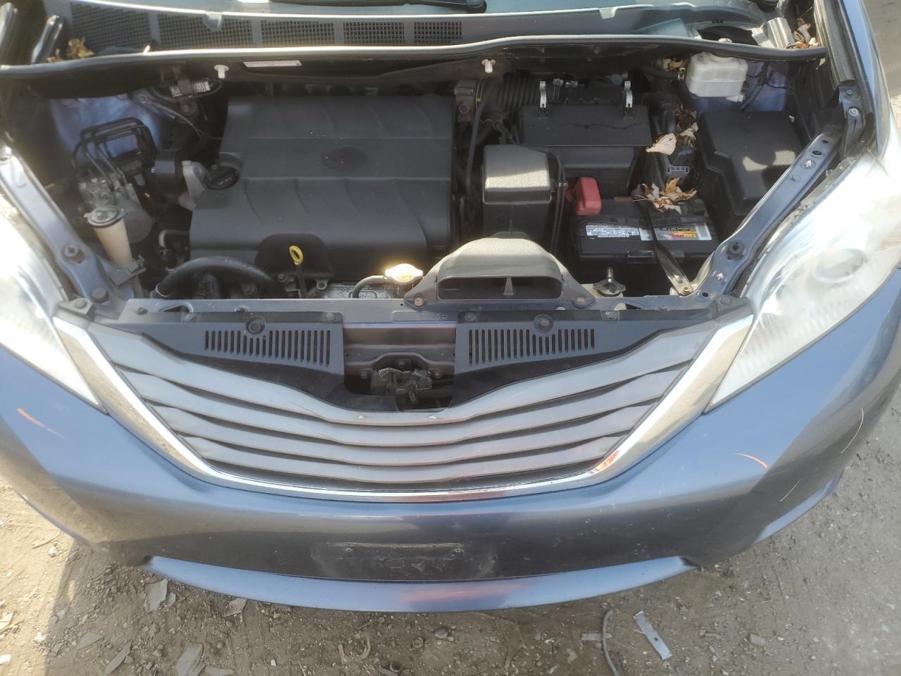2014 TOYOTA SIENNA