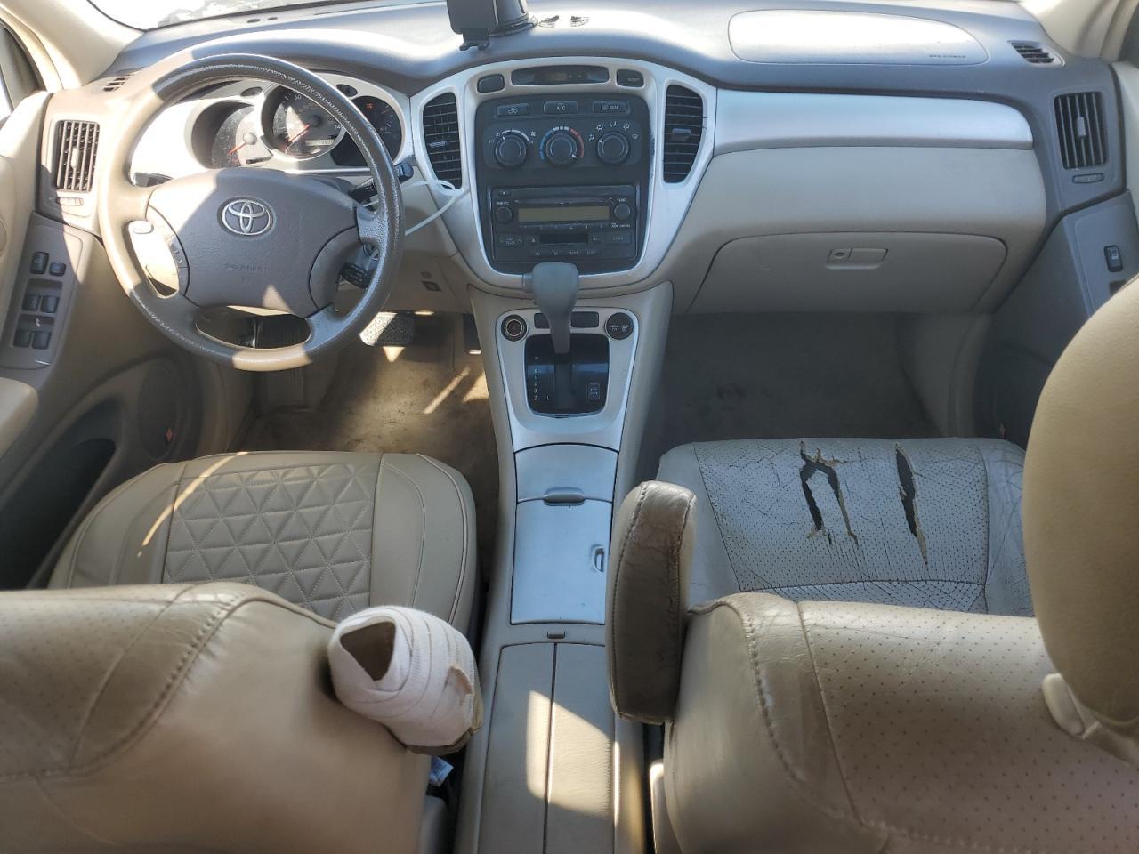 2004 TOYOTA HIGHLANDER