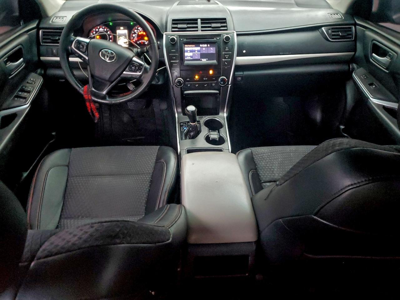2016 TOYOTA CAMRY