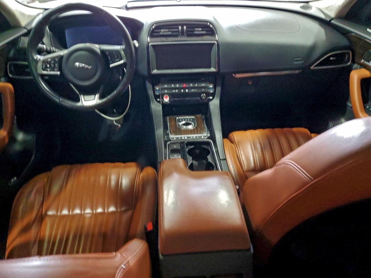 2018 JAGUAR F-Pace