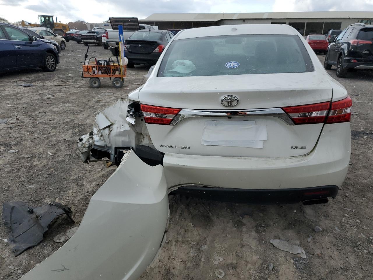 2014 TOYOTA Avalon