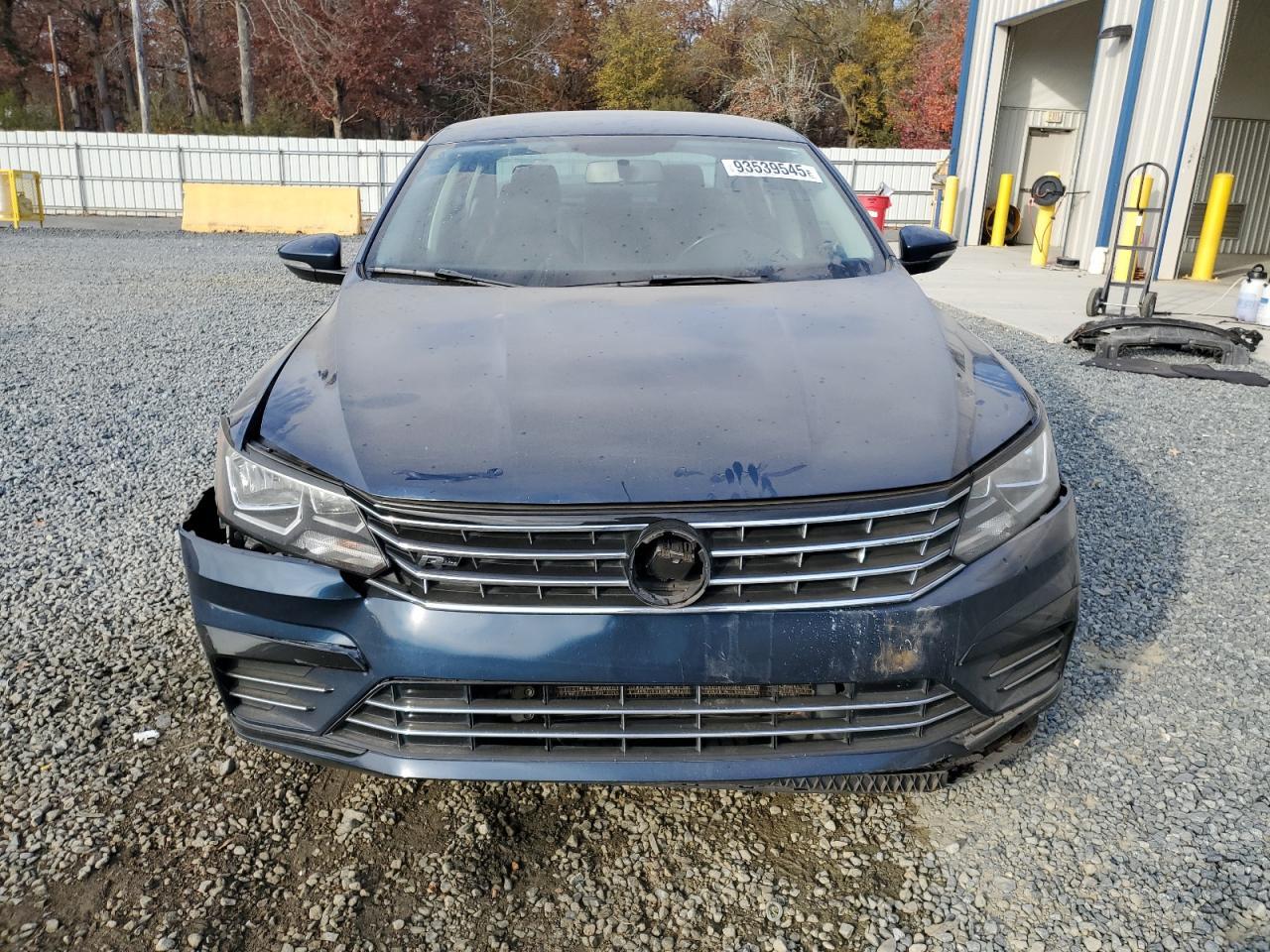 2018 VOLKSWAGEN Passat