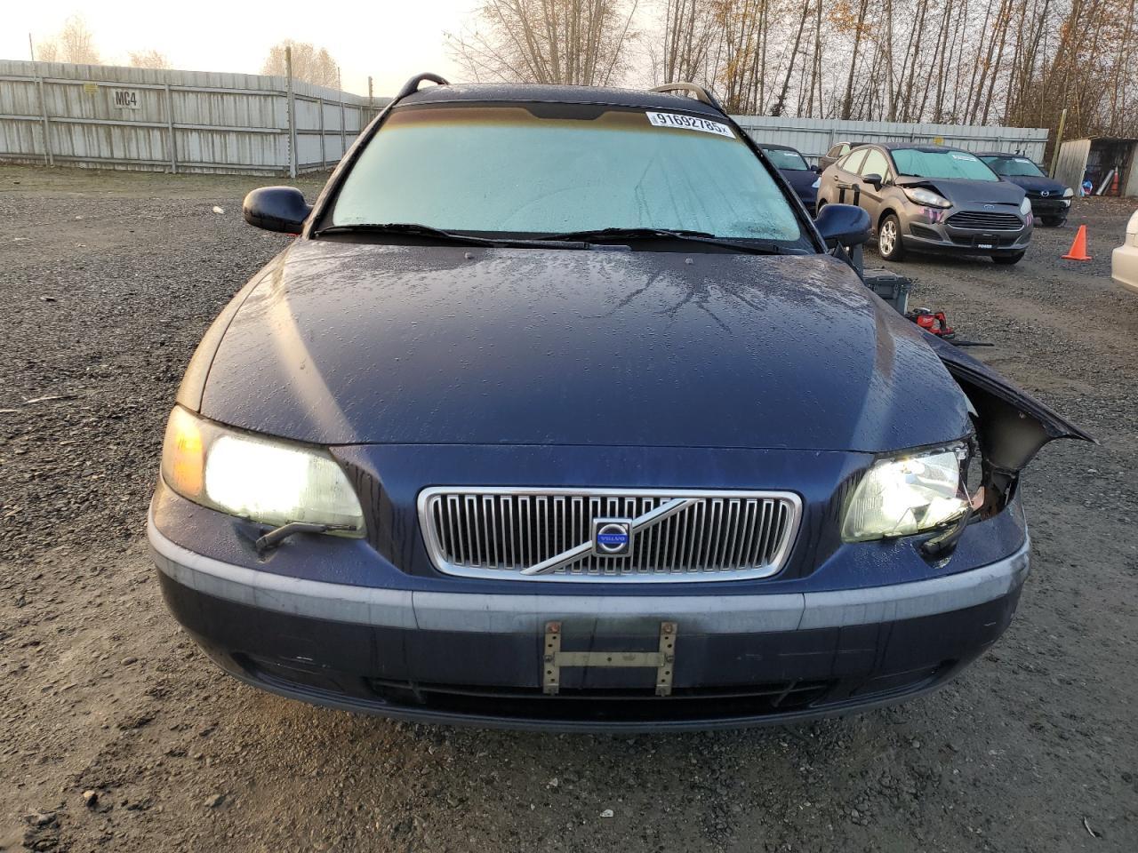 2002 VOLVO V70