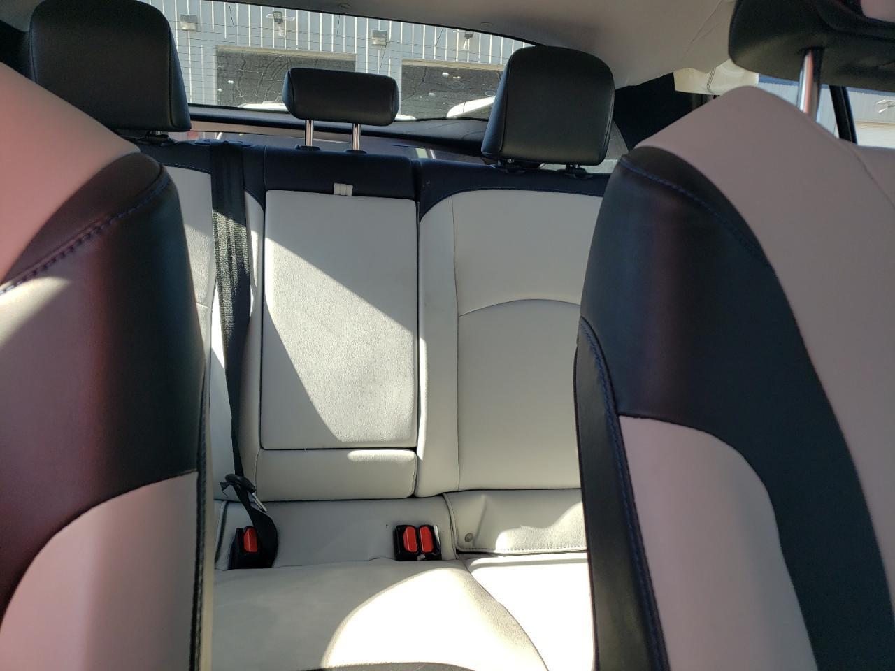 2022 TOYOTA PRIUS