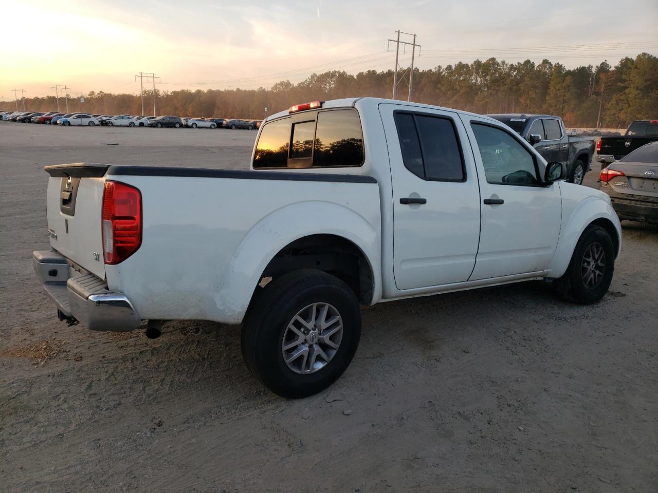 2015 NISSAN Frontier