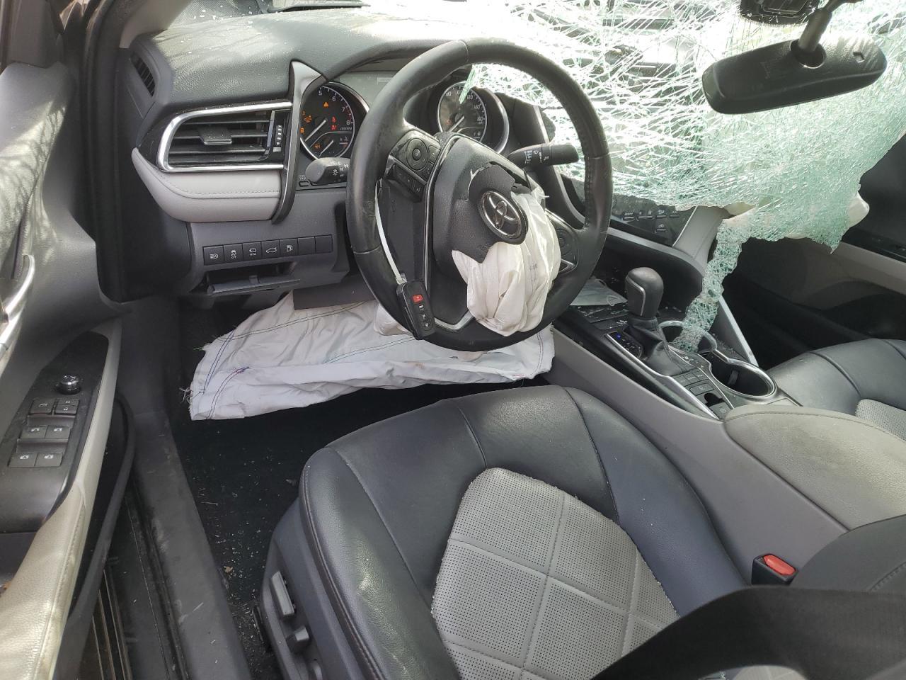 2018 TOYOTA CAMRY