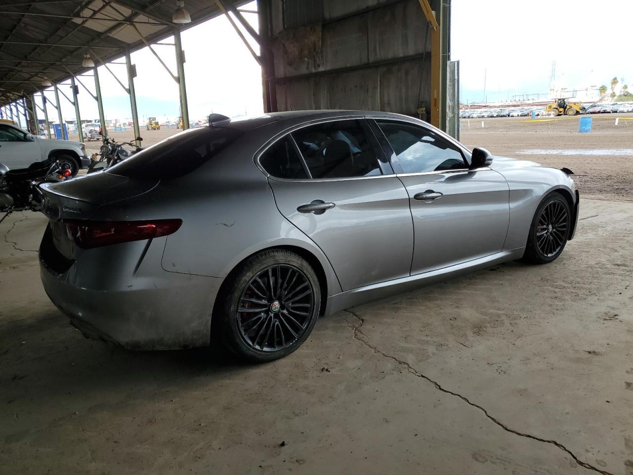 2017 ALFA ROMEO Giulia