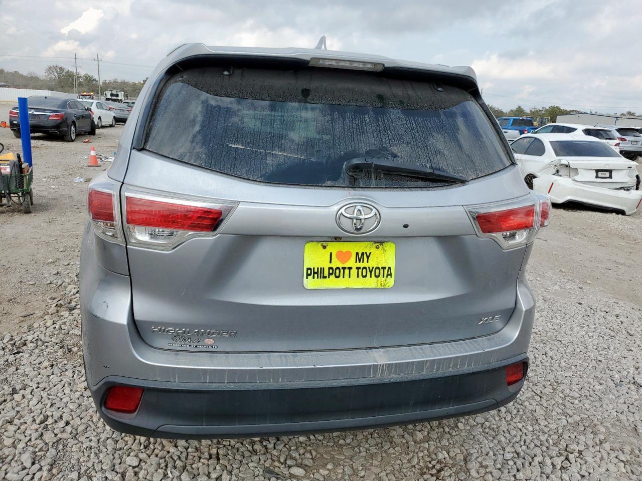 2016 TOYOTA HIGHLANDER