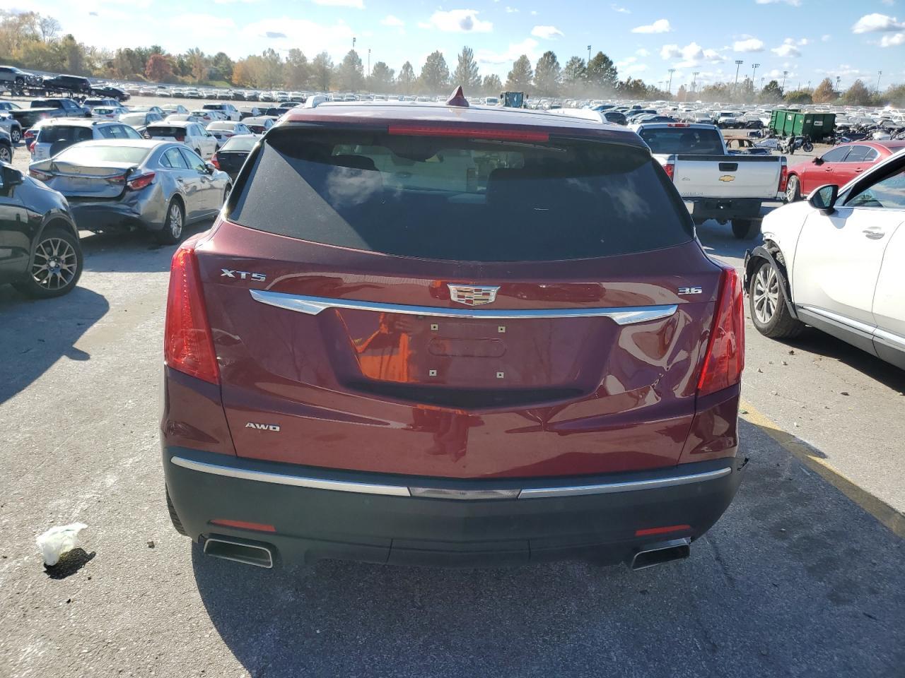 2017 CADILLAC XT5
