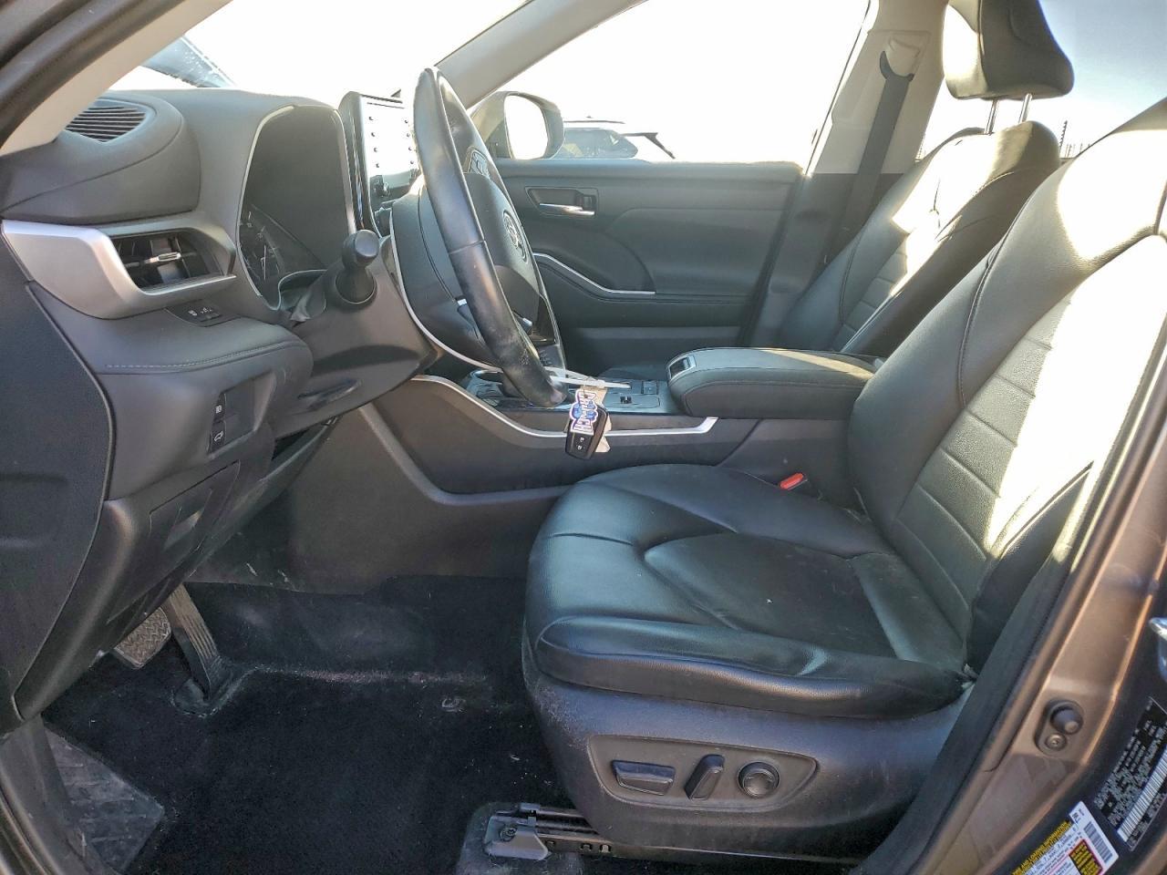 2020 TOYOTA HIGHLANDER