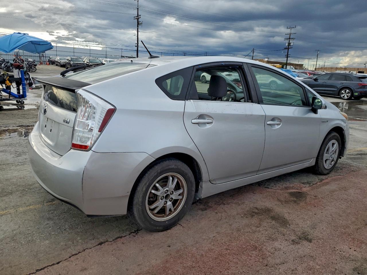 2011 TOYOTA PRIUS