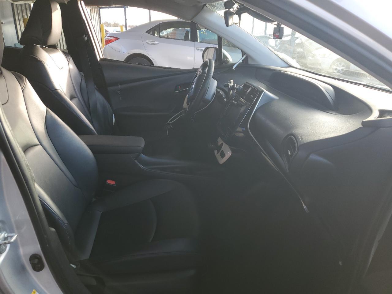 2017 TOYOTA PRIUS