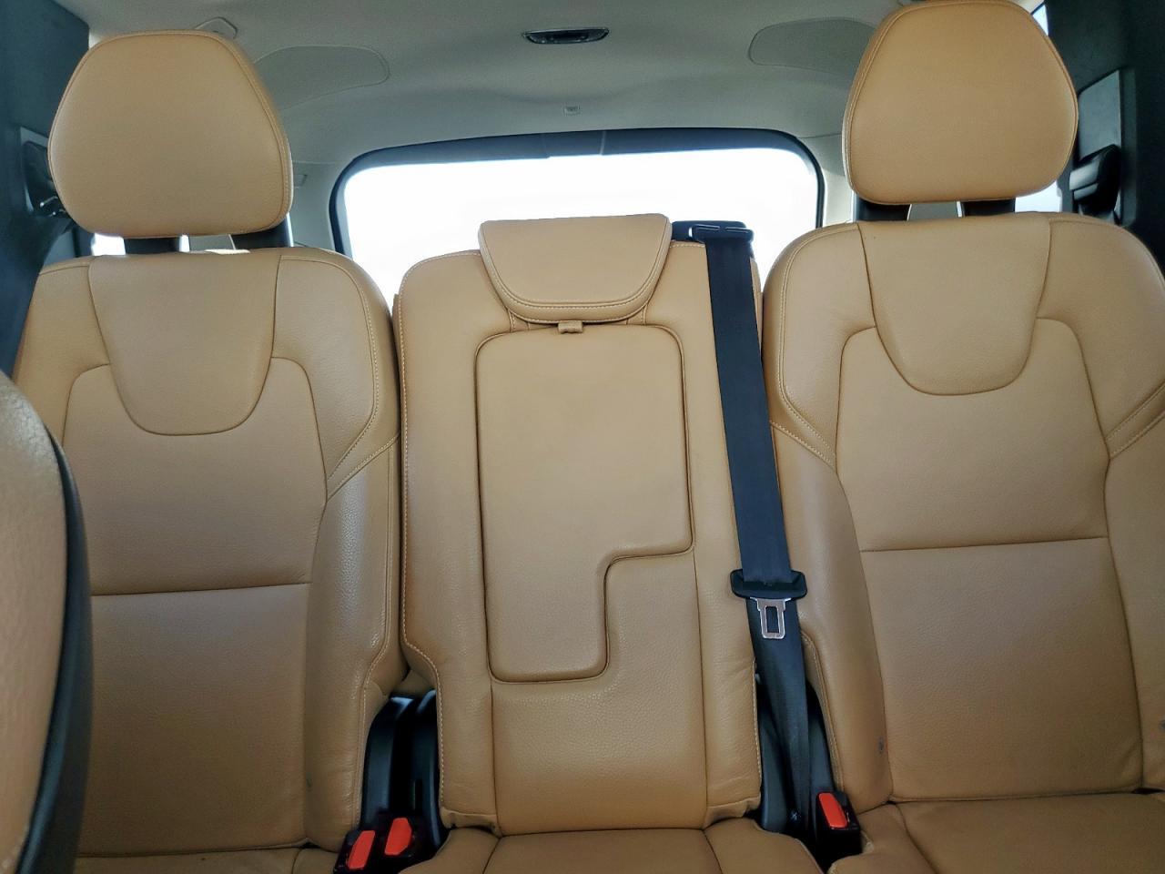 2016 VOLVO XC90