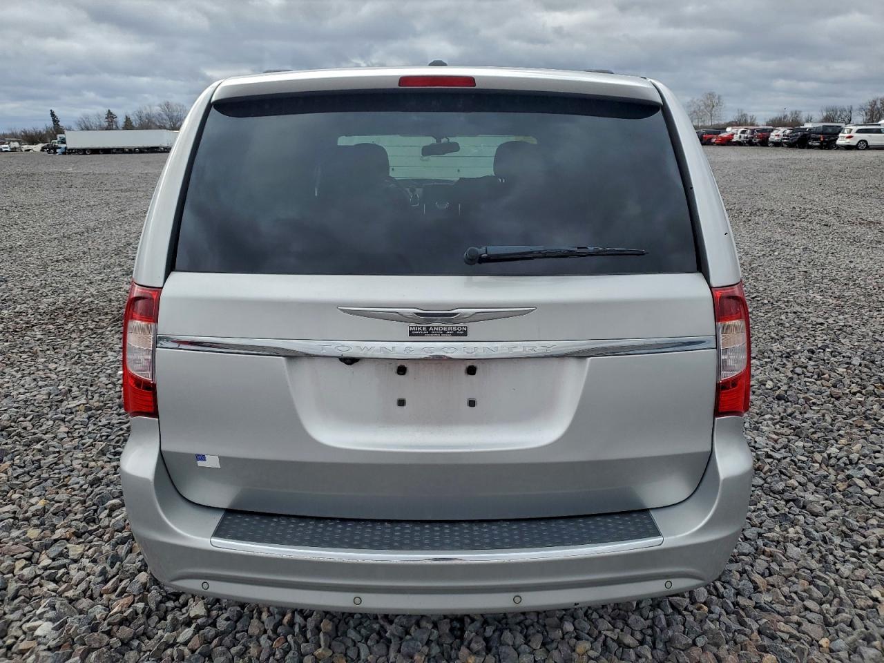 2012 CHRYSLER Town & Country