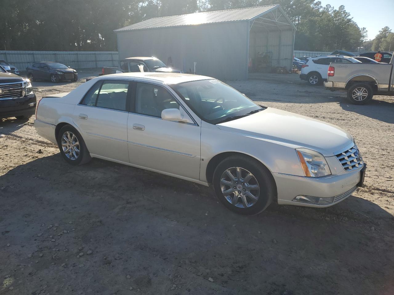 2009 CADILLAC DTS